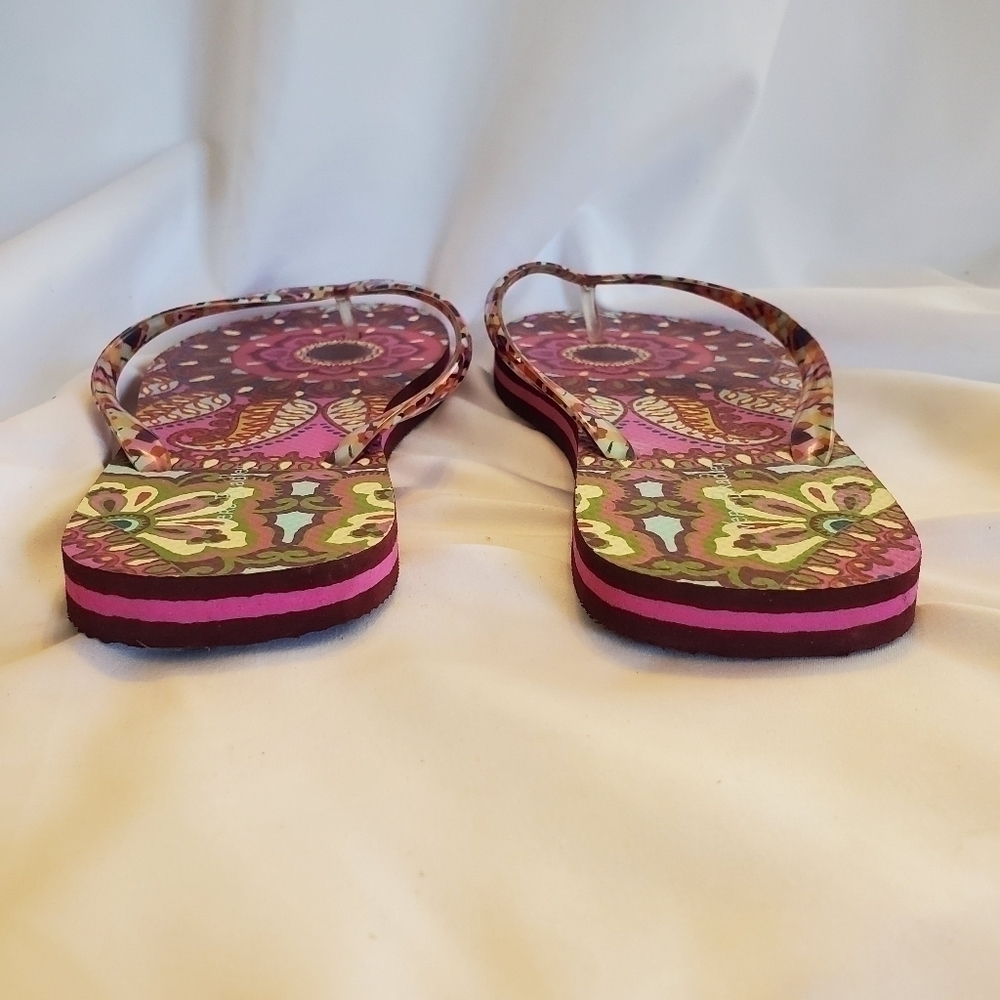Vera Bradley Resort Medallion Flip Flops sz 7-8 - Picture 5 of 10